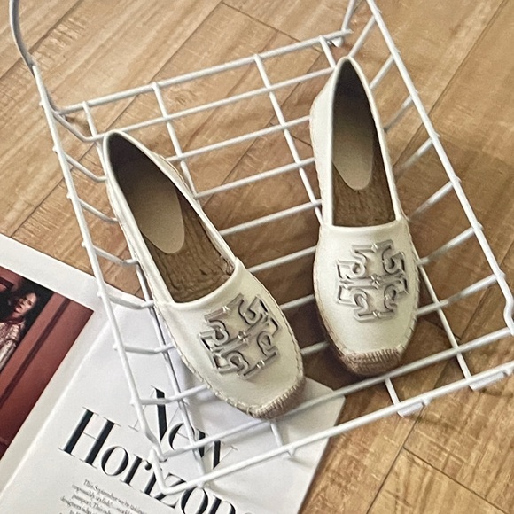Tory Burch Cream Espadrilles with Logo Embroidery